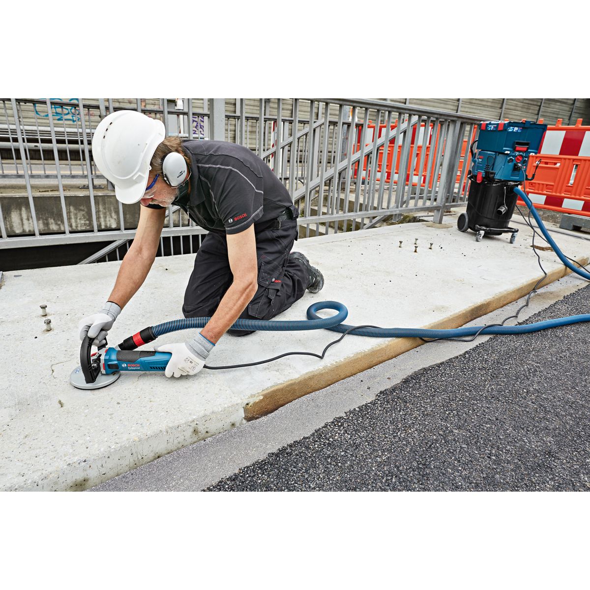 https://api.mastertools.nl/media/catalog/product/cache/4ac98b0d5e81b56bd000310ba88c60e0/3/1/3165140743372_08.jpg