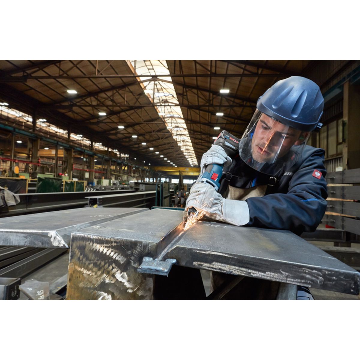 https://api.mastertools.nl/media/catalog/product/cache/4ac98b0d5e81b56bd000310ba88c60e0/3/1/3165140945721_03.jpg