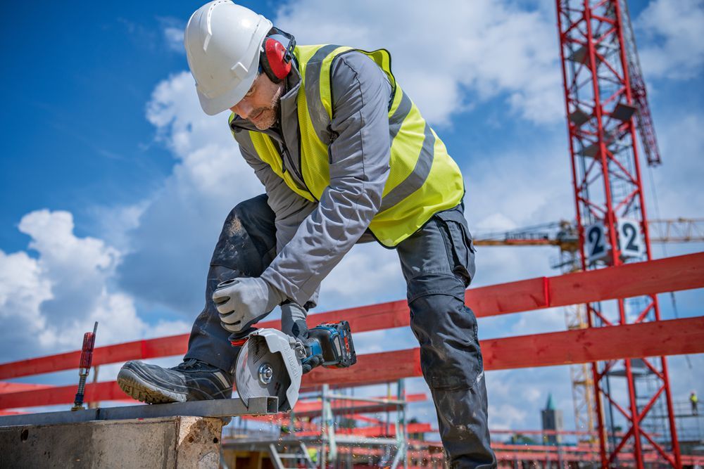 https://api.mastertools.nl/media/catalog/product/cache/4ac98b0d5e81b56bd000310ba88c60e0/4/0/4053423246209-app-01.jpg