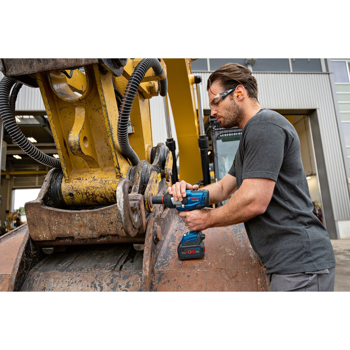 https://api.mastertools.nl/media/catalog/product/cache/4ac98b0d5e81b56bd000310ba88c60e0/4/0/4053423246346_07.jpg