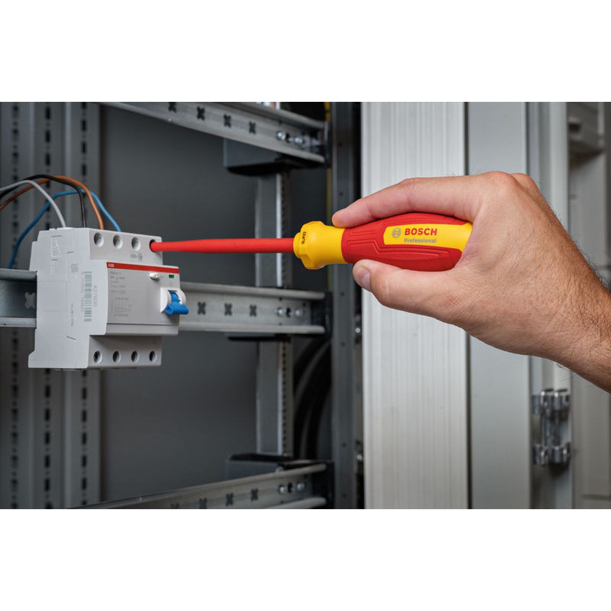 https://api.mastertools.nl/media/catalog/product/cache/4ac98b0d5e81b56bd000310ba88c60e0/4/0/4053423246681_02.jpg