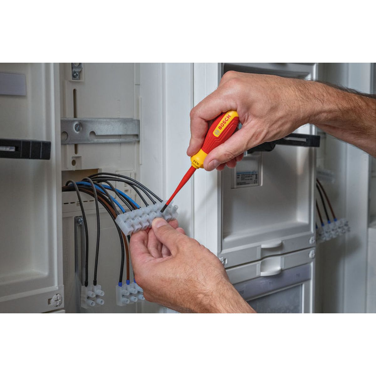https://api.mastertools.nl/media/catalog/product/cache/4ac98b0d5e81b56bd000310ba88c60e0/4/0/4053423246803_05.jpg