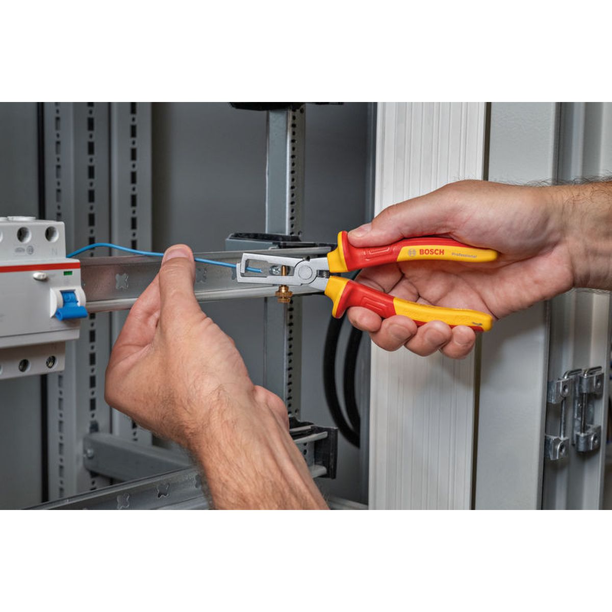 https://api.mastertools.nl/media/catalog/product/cache/4ac98b0d5e81b56bd000310ba88c60e0/4/0/4053423246940_04.jpg