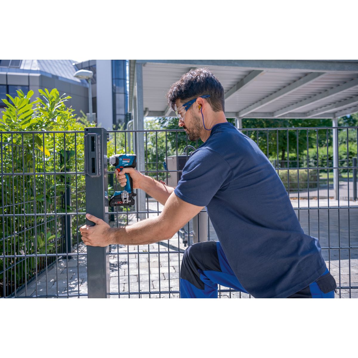 https://api.mastertools.nl/media/catalog/product/cache/4ac98b0d5e81b56bd000310ba88c60e0/4/0/4053423251722_05.jpg