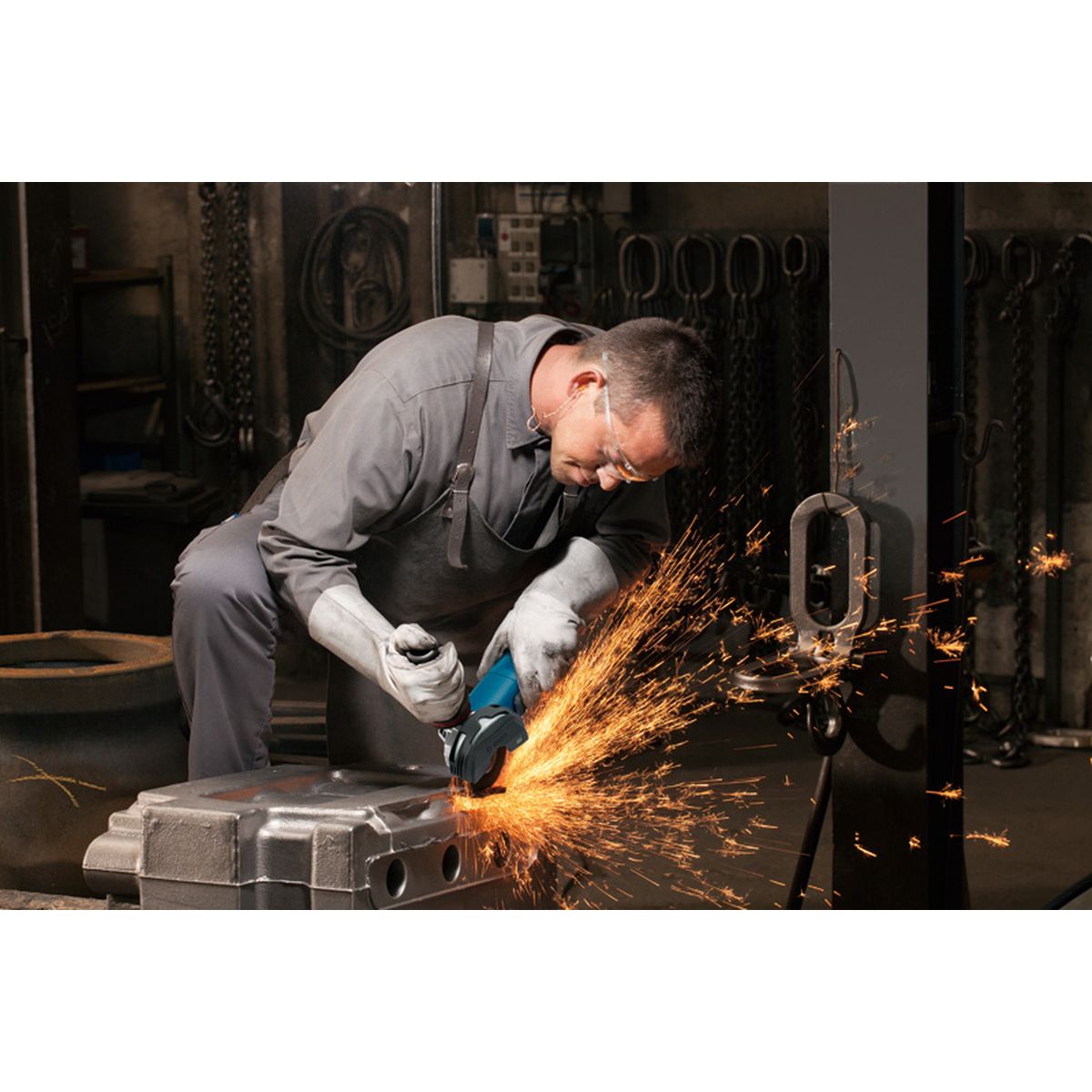 https://api.mastertools.nl/media/catalog/product/cache/4ac98b0d5e81b56bd000310ba88c60e0/4/0/4053423254860_04.jpg