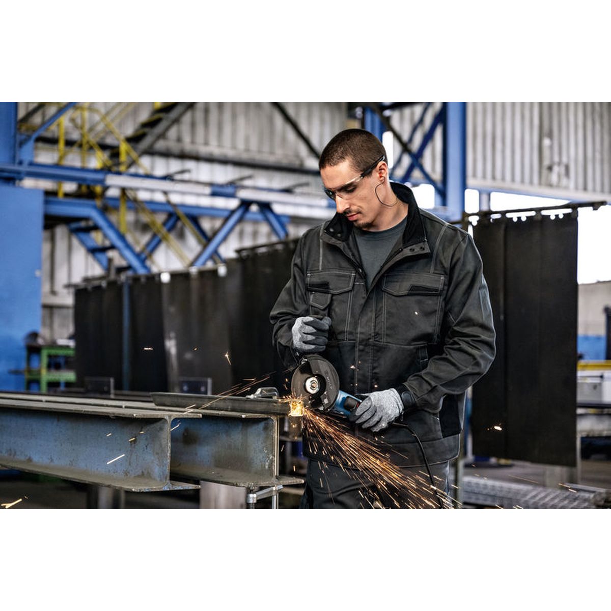 https://api.mastertools.nl/media/catalog/product/cache/4ac98b0d5e81b56bd000310ba88c60e0/4/0/4053423254860_06.jpg
