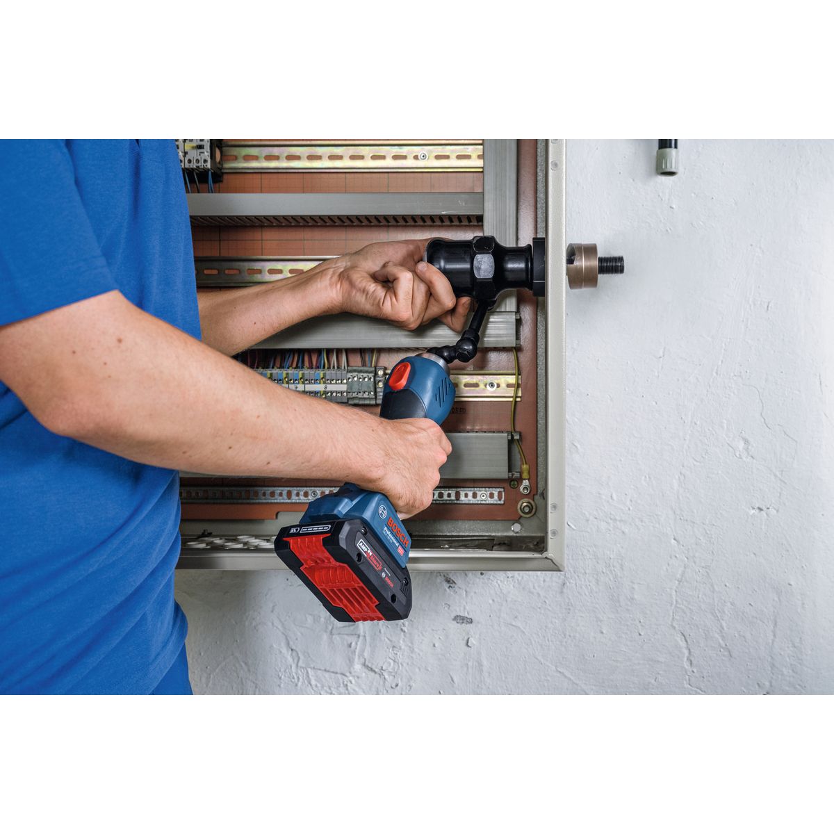 https://api.mastertools.nl/media/catalog/product/cache/4ac98b0d5e81b56bd000310ba88c60e0/4/0/4053423302486_14.jpg