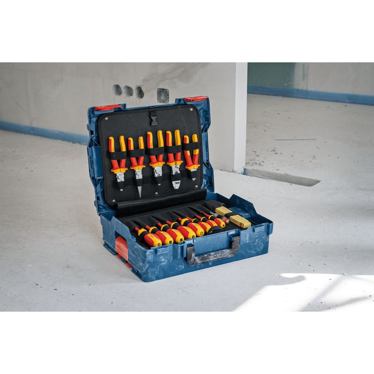 https://api.mastertools.nl/media/catalog/product/cache/4ac98b0d5e81b56bd000310ba88c60e0/4/0/4053423302639_02.jpg