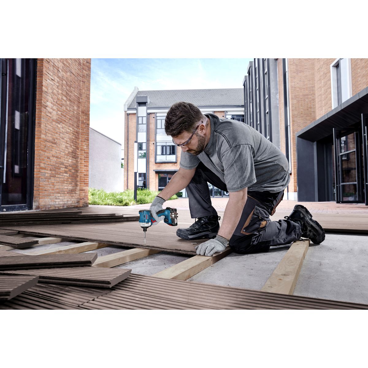 https://api.mastertools.nl/media/catalog/product/cache/4ac98b0d5e81b56bd000310ba88c60e0/4/0/4053423304961_07.jpg