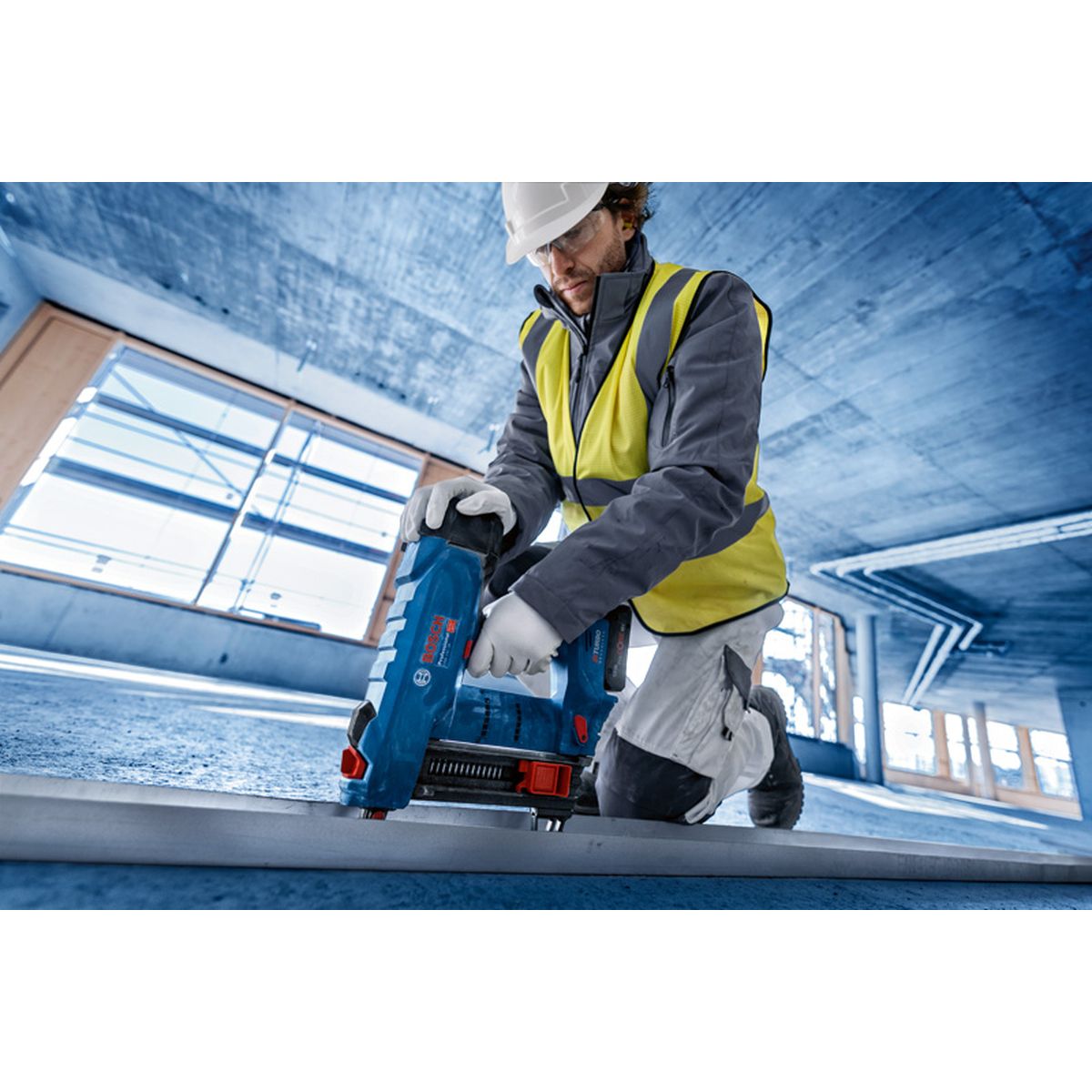 https://api.mastertools.nl/media/catalog/product/cache/4ac98b0d5e81b56bd000310ba88c60e0/4/0/4053423320282_06.jpg