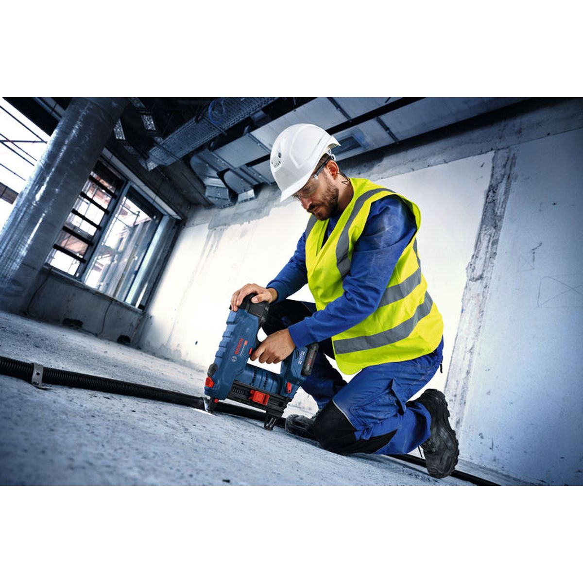 https://api.mastertools.nl/media/catalog/product/cache/4ac98b0d5e81b56bd000310ba88c60e0/4/0/4053423320718_03.jpg
