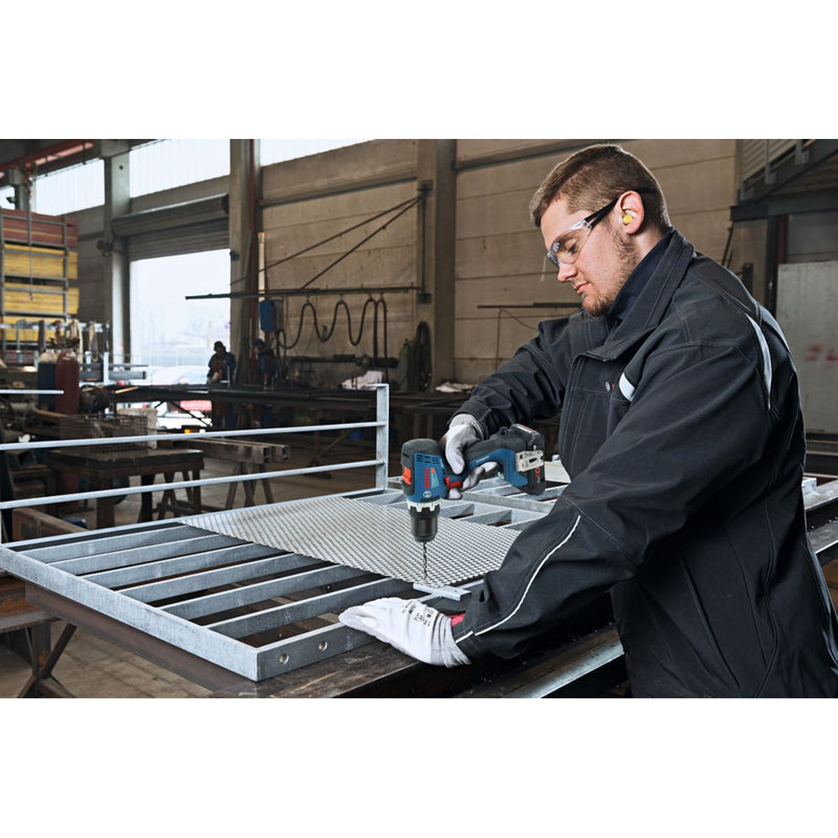 https://api.mastertools.nl/media/catalog/product/cache/4ac98b0d5e81b56bd000310ba88c60e0/4/0/4053423321586_05.jpg