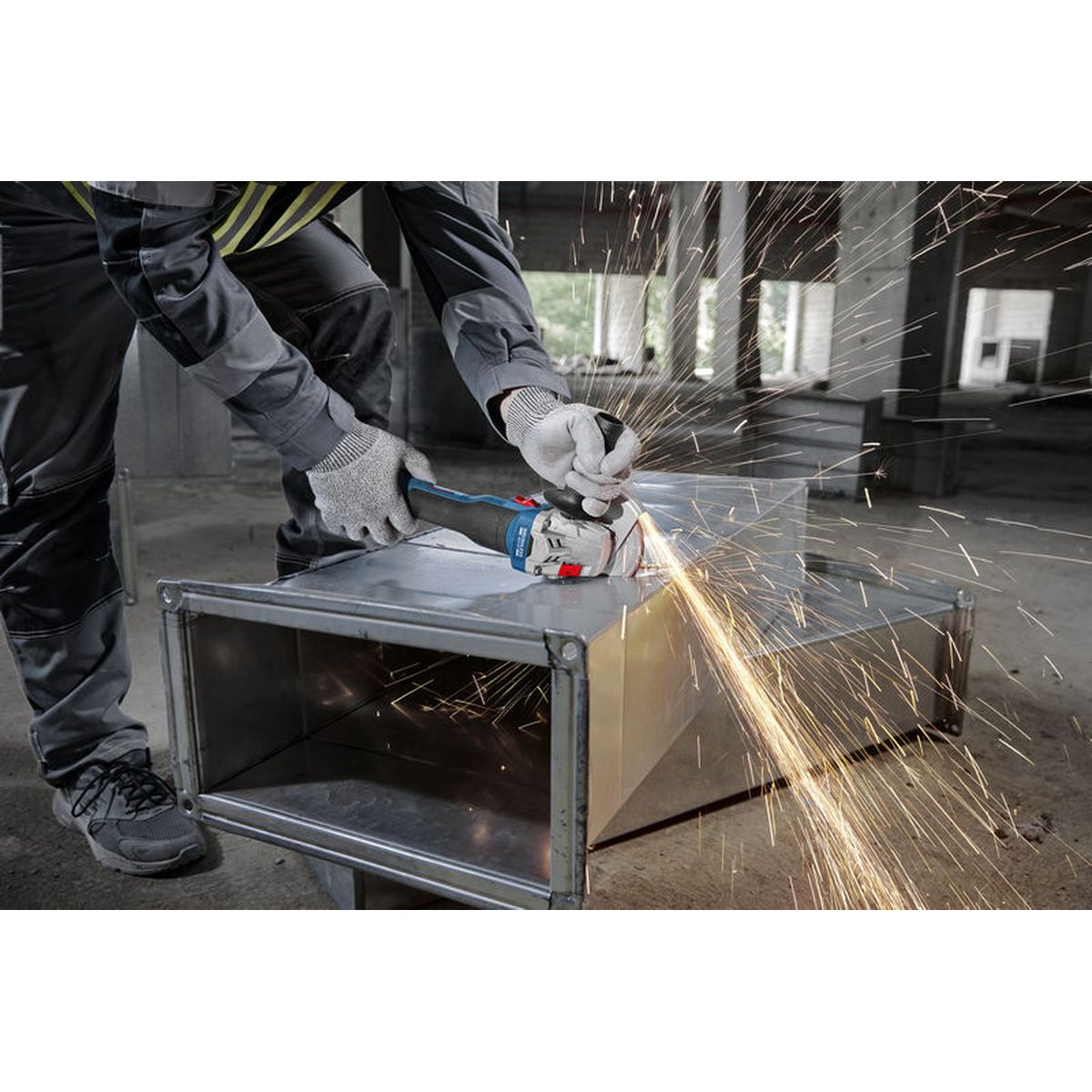 https://api.mastertools.nl/media/catalog/product/cache/4ac98b0d5e81b56bd000310ba88c60e0/4/0/4053423323832_12.jpg