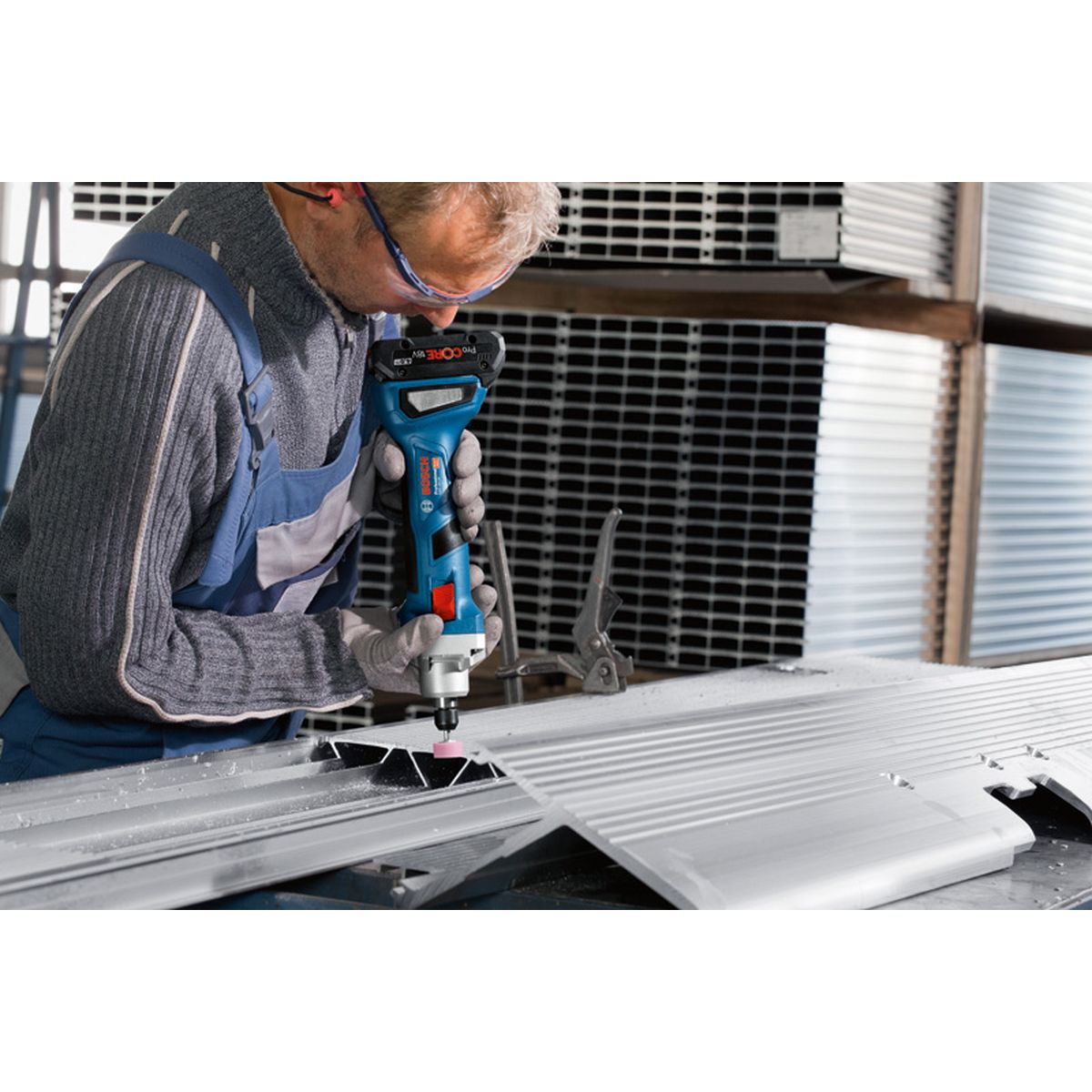 https://api.mastertools.nl/media/catalog/product/cache/4ac98b0d5e81b56bd000310ba88c60e0/4/0/4059952623832_05.jpg