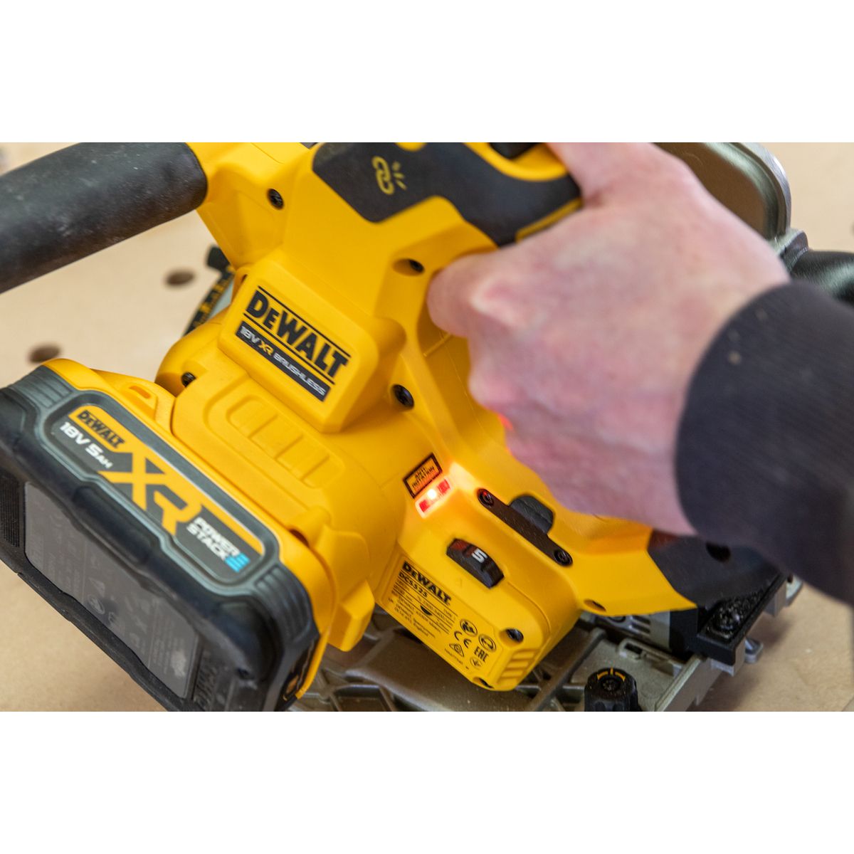 https://api.mastertools.nl/media/catalog/product/cache/4ac98b0d5e81b56bd000310ba88c60e0/5/0/5035048837061_17.png