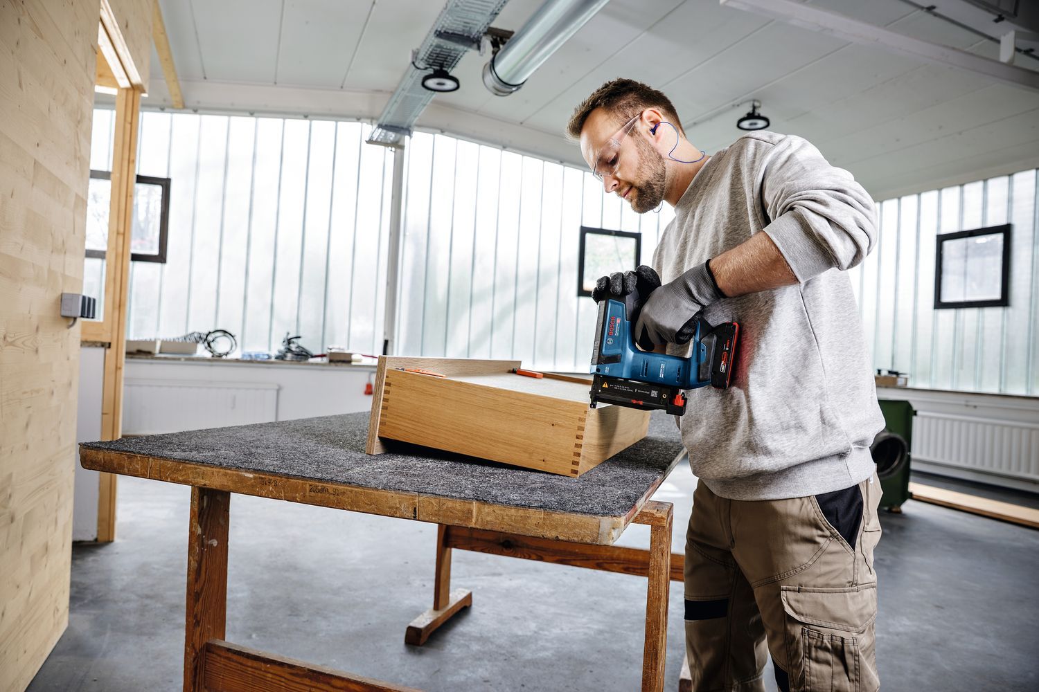https://api.mastertools.nl/media/catalog/product/cache/4ac98b0d5e81b56bd000310ba88c60e0/5/7/579882.jpg