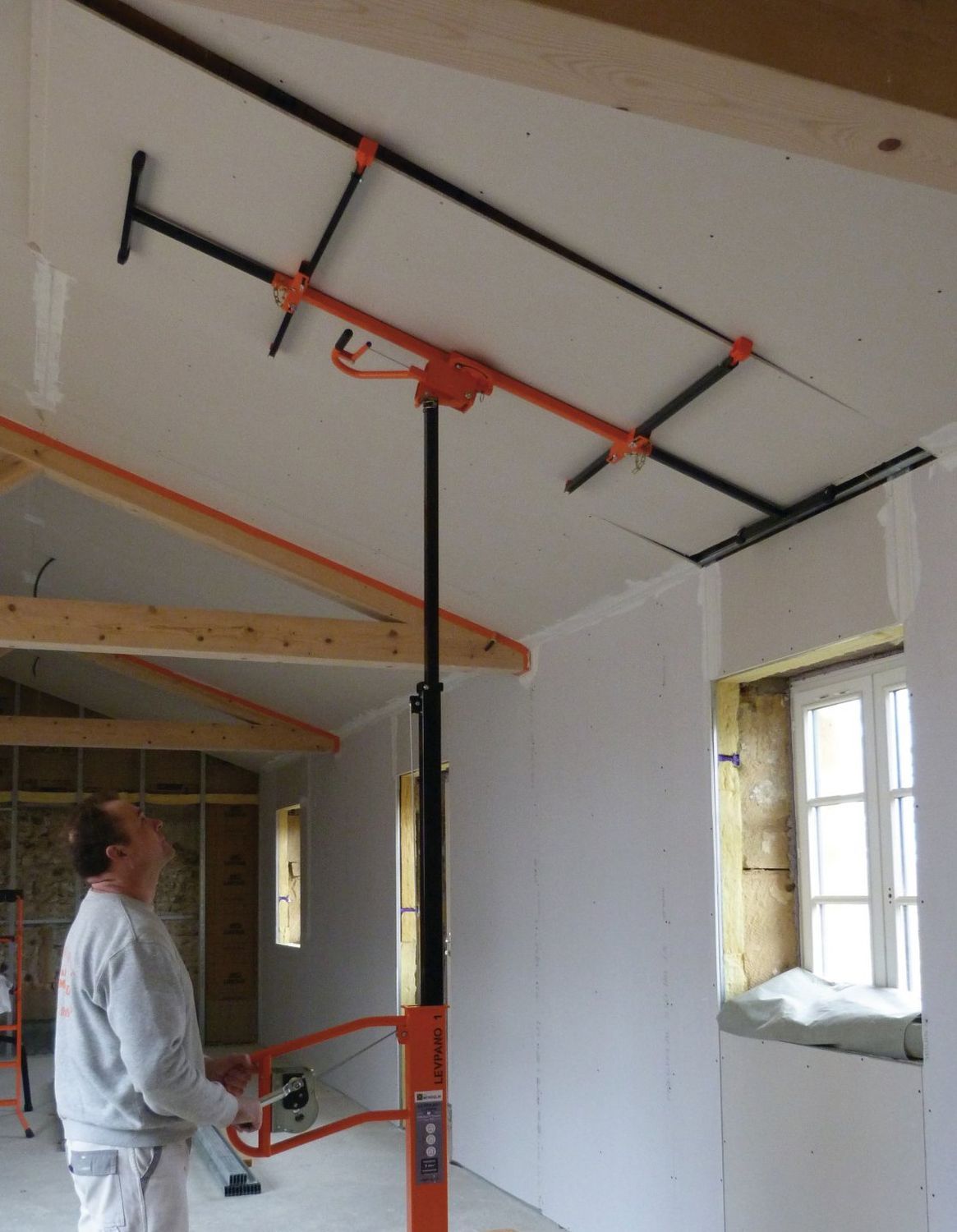https://api.mastertools.nl/media/catalog/product/cache/4ac98b0d5e81b56bd000310ba88c60e0/6/3/639055-18513000-levpano-platenlift-model-1-3.jpg