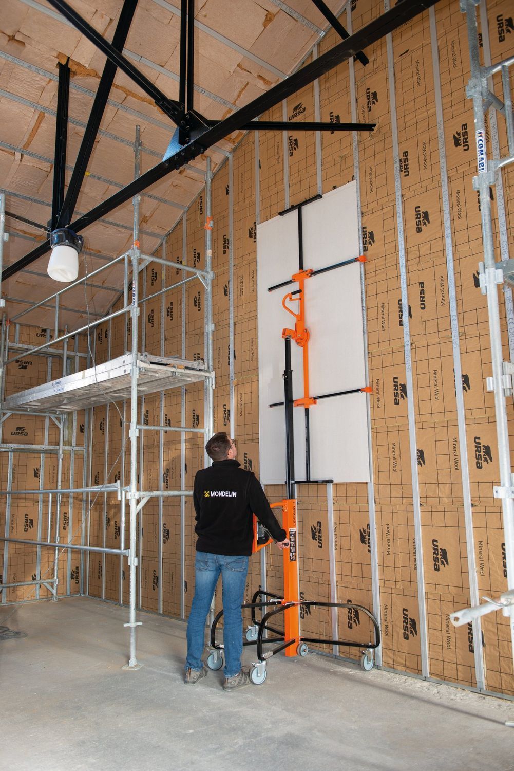 https://api.mastertools.nl/media/catalog/product/cache/4ac98b0d5e81b56bd000310ba88c60e0/6/3/639056-18513000-levpano-platenlift-model-1-4.jpg