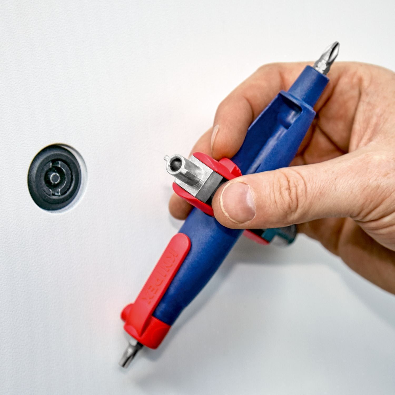 https://api.mastertools.nl/media/catalog/product/cache/4ac98b0d5e81b56bd000310ba88c60e0/6/7/6750206820537-8-001107-01-pow-a-04.jpg
