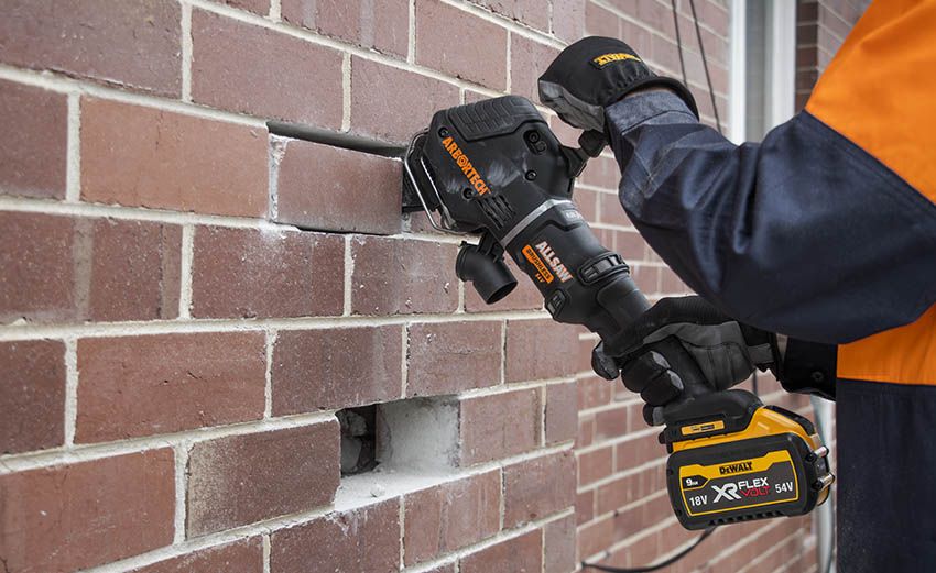 https://api.mastertools.nl/media/catalog/product/cache/4ac98b0d5e81b56bd000310ba88c60e0/a/r/arbortech-allsaw-ba200x-54v-masonry-saw-gallery-4.jpg