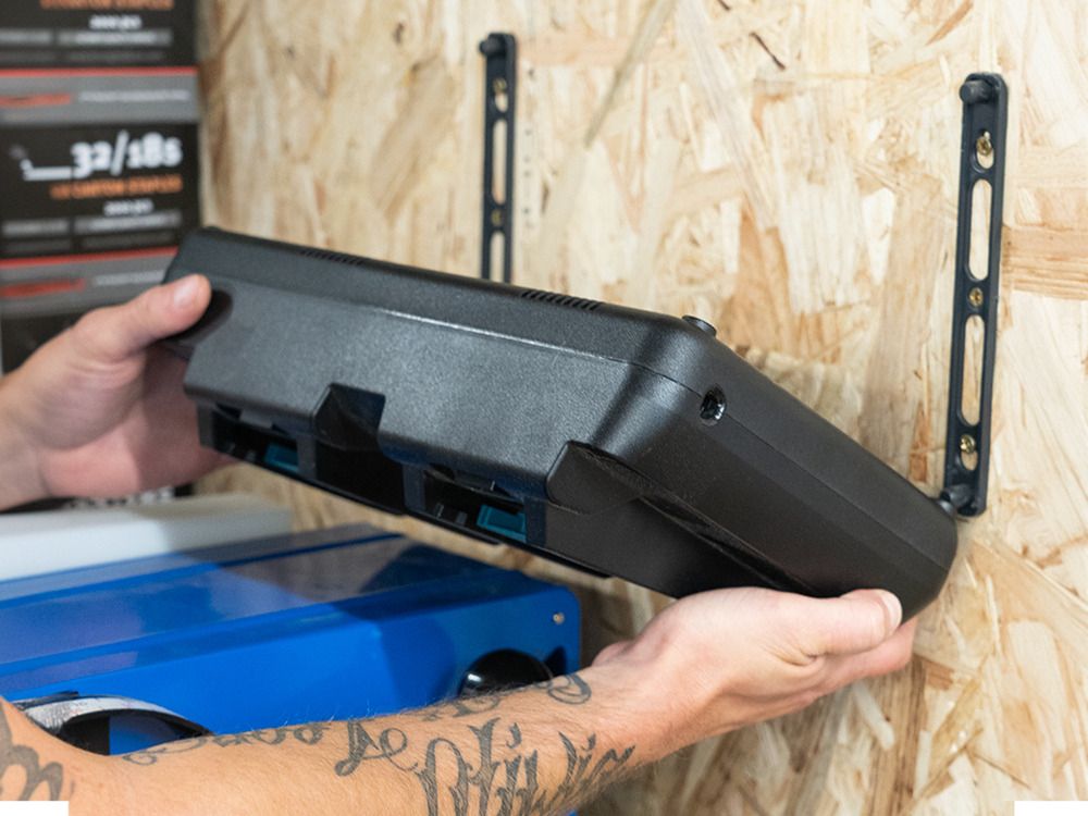 https://api.mastertools.nl/media/catalog/product/cache/4ac98b0d5e81b56bd000310ba88c60e0/b/c/bc-black-07_fb234141d7.jpg