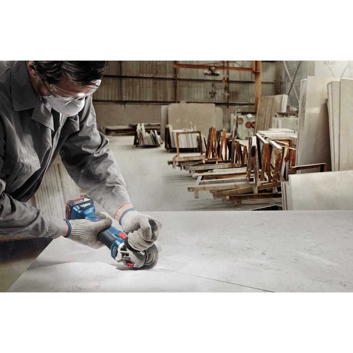 https://api.mastertools.nl/media/catalog/product/cache/4ac98b0d5e81b56bd000310ba88c60e0/b/o/bosch-professional-accu-toolkit-5-delig-18v-gsrgwsgksgsagst-in-toolbag-0615990n39-4059952687452-mastertools_nl-9.jpg