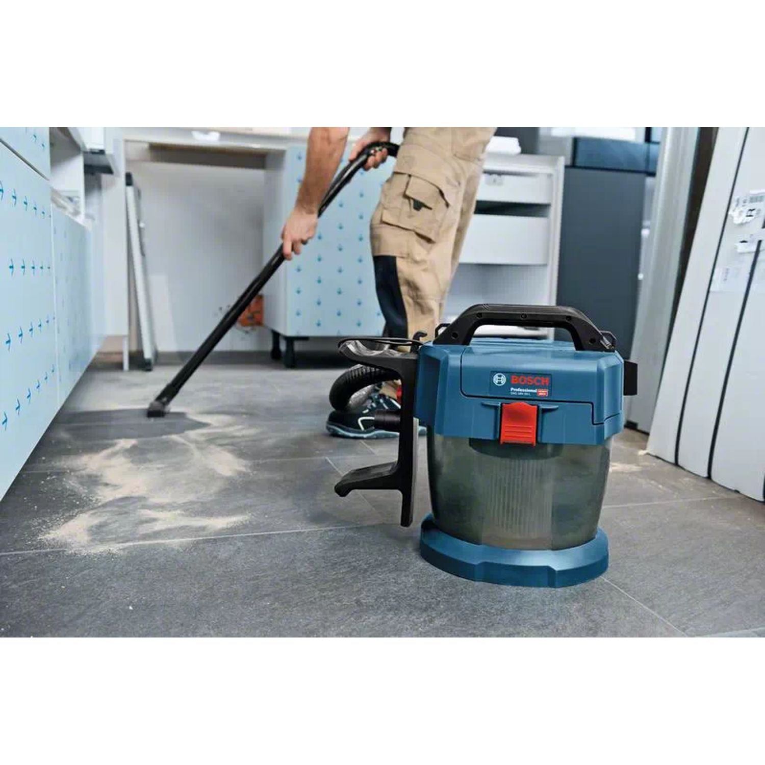 https://api.mastertools.nl/media/catalog/product/cache/4ac98b0d5e81b56bd000310ba88c60e0/b/o/bosch-professional-gas-18v-10-l-premium-accu-stofzuiger-10l-l-klasse-18v-basic-body-06019c6302-3165140995405-mastertools_nl-7.jpg
