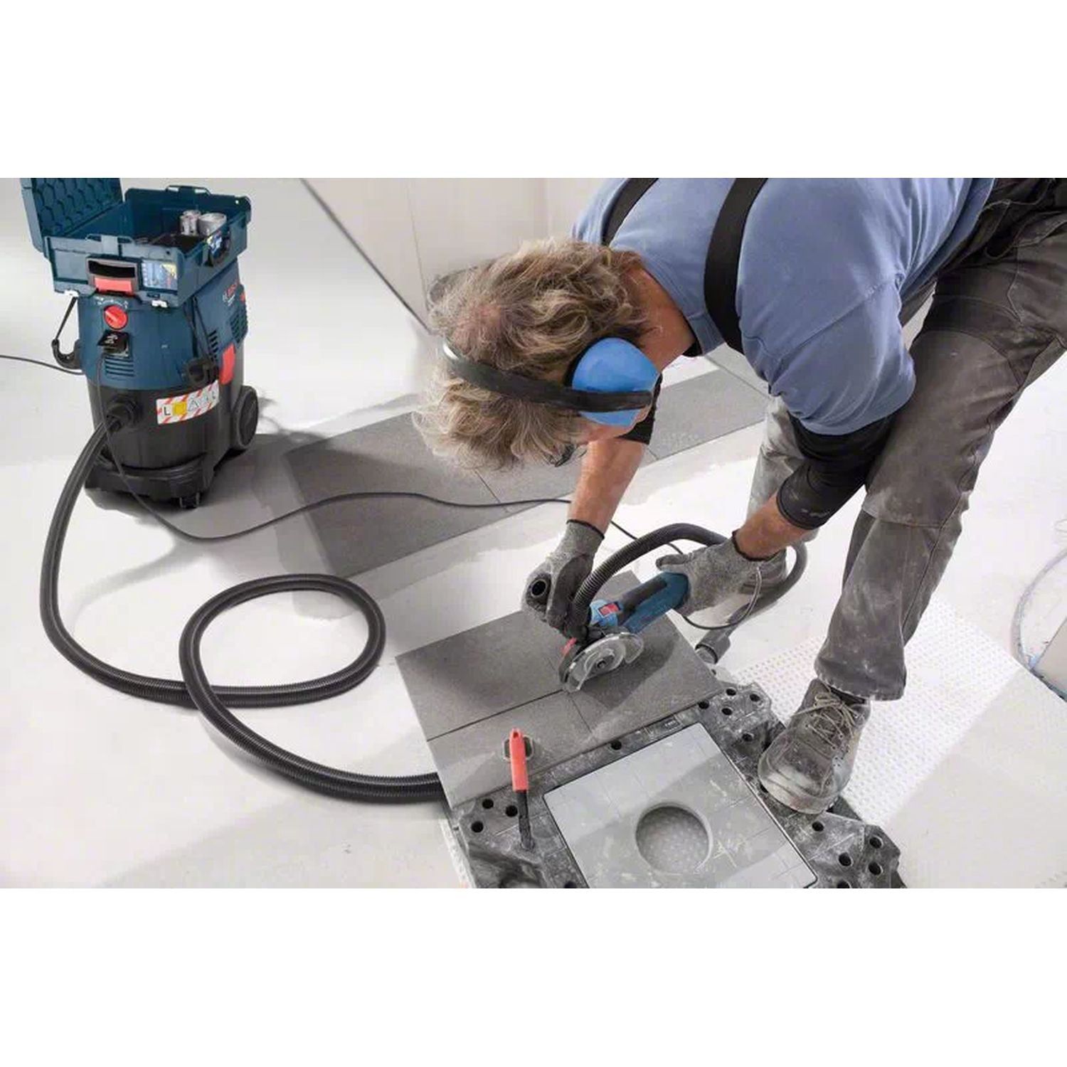 https://api.mastertools.nl/media/catalog/product/cache/4ac98b0d5e81b56bd000310ba88c60e0/b/o/bosch-professional-gas-35-l-sfc-nat-droogzuiger-06019c3000-3165140705448-mastertools_nl-3.jpg
