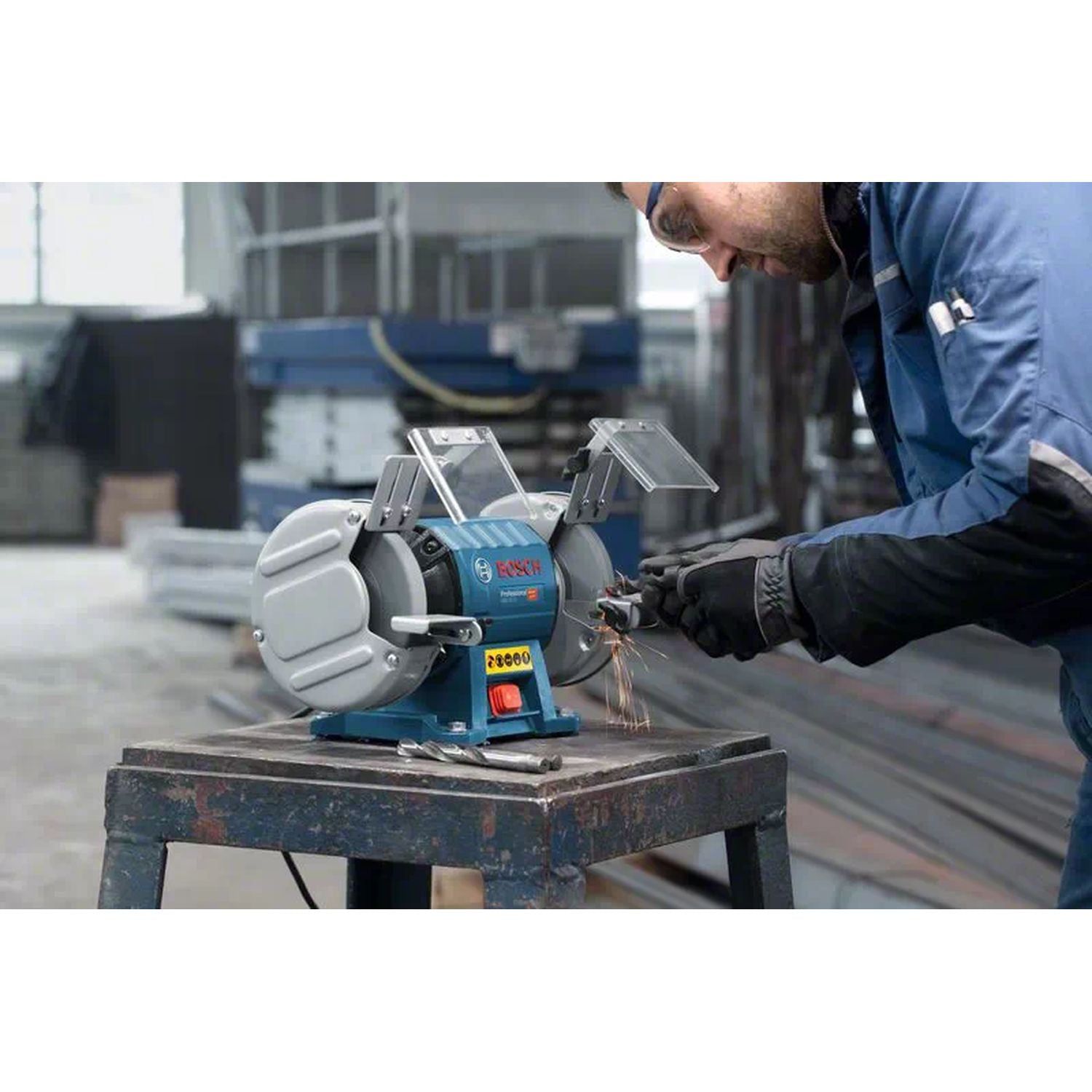 https://api.mastertools.nl/media/catalog/product/cache/4ac98b0d5e81b56bd000310ba88c60e0/b/o/bosch-professional-gbg-35-15-tafelslijpmachine-150mm-300w-060127a300-3165140893350-mastertools_nl-2.jpg