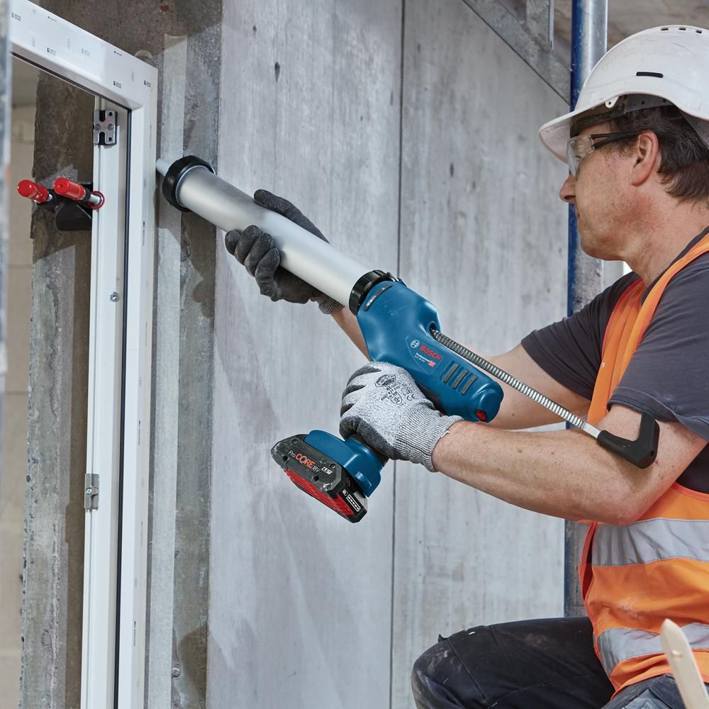 https://api.mastertools.nl/media/catalog/product/cache/4ac98b0d5e81b56bd000310ba88c60e0/b/o/bosch-professional-gcg-18v-600-accu-kitspuit-18v-basic-body-06019c4001-3165140708920-mastertools_nl-6.jpg