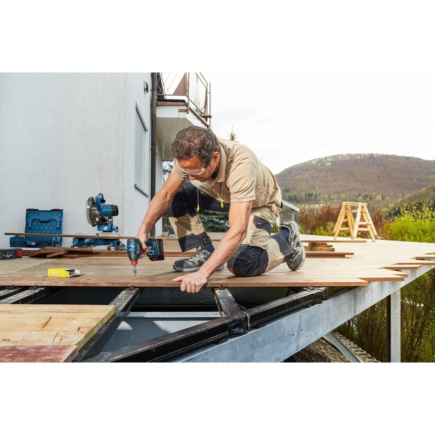 https://api.mastertools.nl/media/catalog/product/cache/4ac98b0d5e81b56bd000310ba88c60e0/b/o/bosch-professional-gdx-18v-210-c-accu-slagmoersleutel-14-12-18v-basic-body-in-l-boxx-06019j0201-4059952587721-mastertools_nl-8.jpg