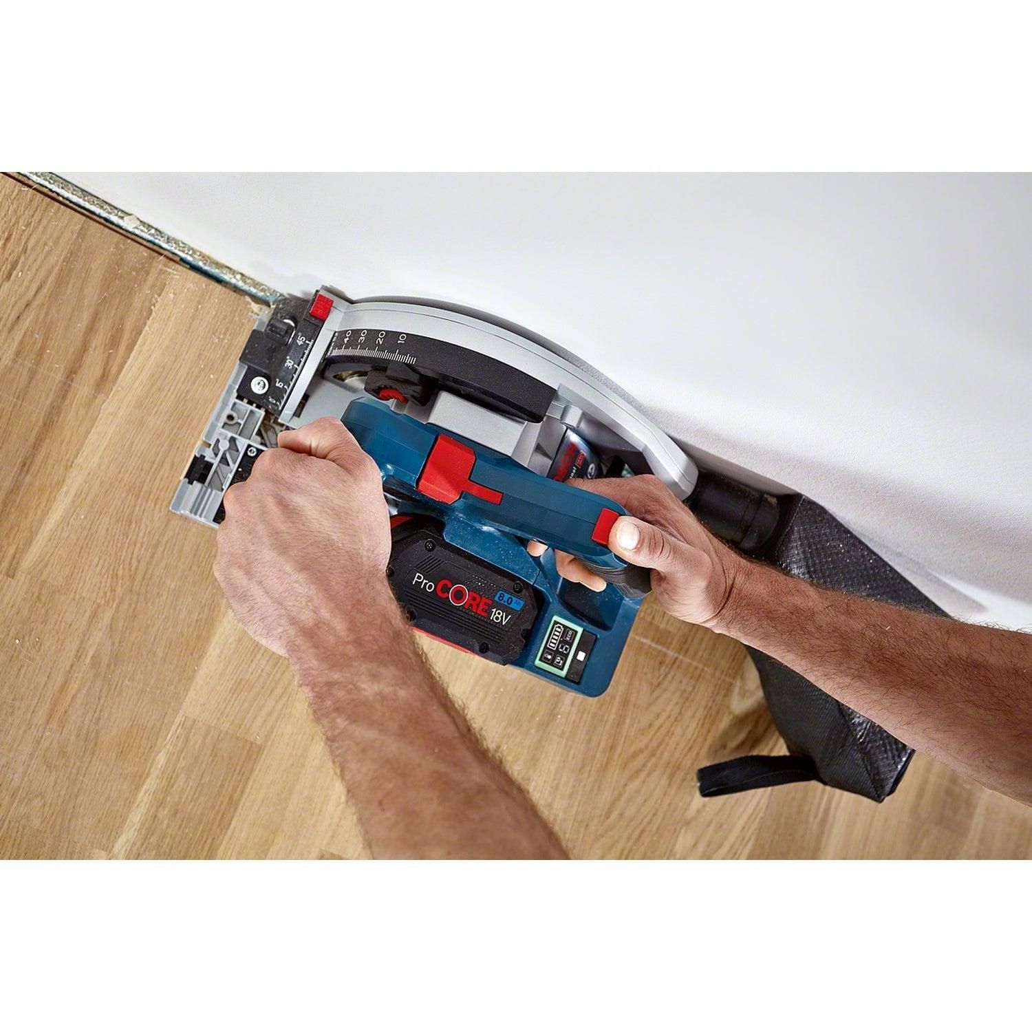 https://api.mastertools.nl/media/catalog/product/cache/4ac98b0d5e81b56bd000310ba88c60e0/b/o/bosch-professional-gkt-18v-52-gc-accu-invalzaag-140mm-18v-biturbo-basic-body-in-l-boxx-06016b4000-3165140930666-mastertools_nl-5.jpg