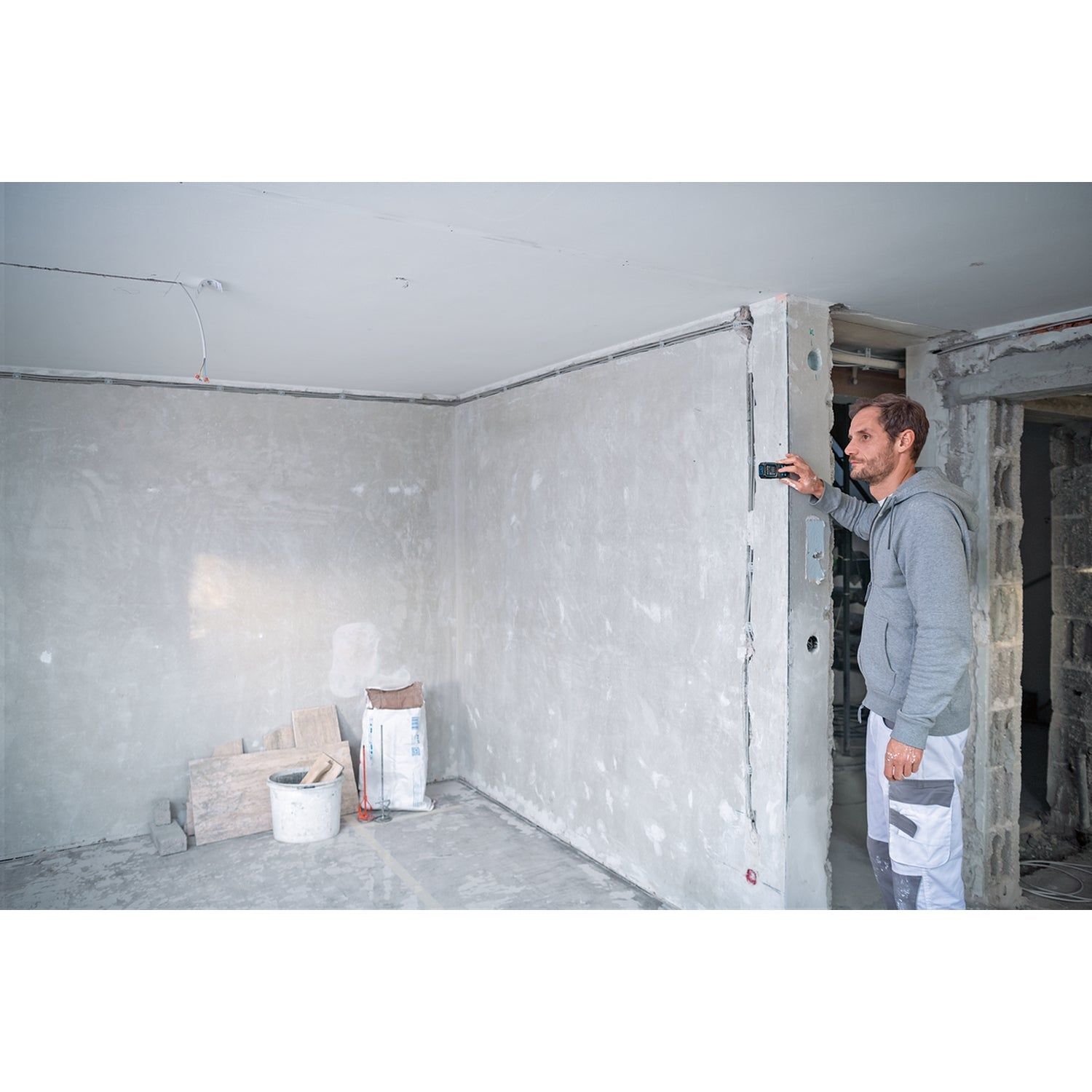 https://api.mastertools.nl/media/catalog/product/cache/4ac98b0d5e81b56bd000310ba88c60e0/b/o/bosch-professional-glm-50-27-c-laserafstandsmeter-50m-rood-0601072t00-4059952518824-mastertools_nl-10.jpg