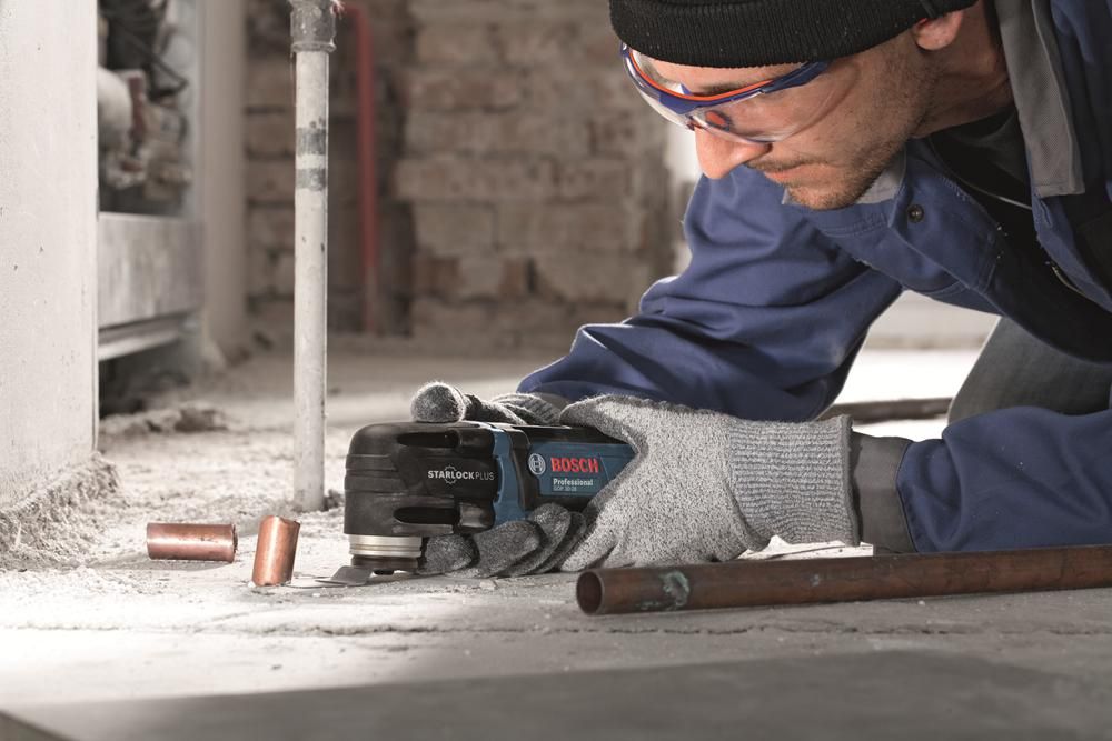 https://api.mastertools.nl/media/catalog/product/cache/4ac98b0d5e81b56bd000310ba88c60e0/b/o/bosch-professional-gop-40-30-multitool-in-l-boxx-accessoires-3165140817011-mastertools_nl-3.jpg