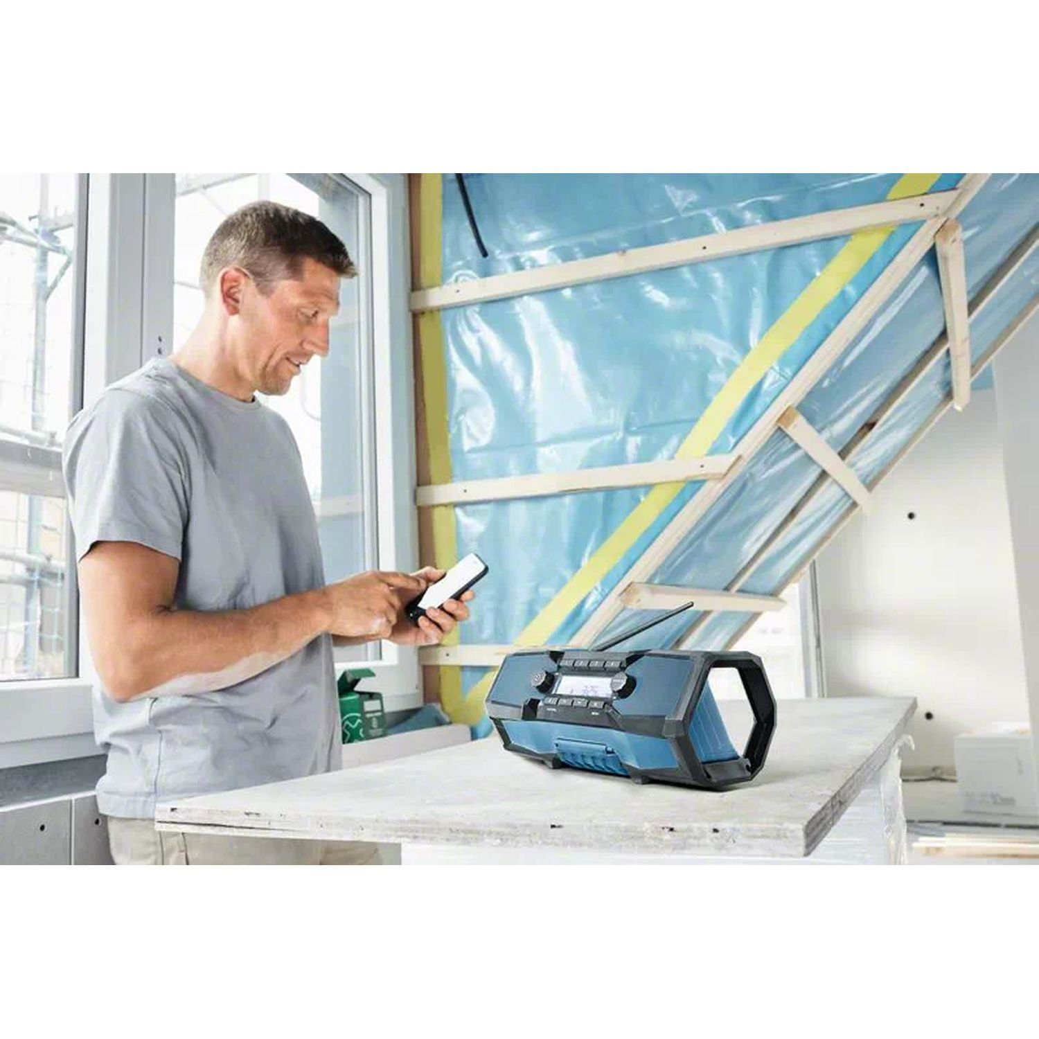 https://api.mastertools.nl/media/catalog/product/cache/4ac98b0d5e81b56bd000310ba88c60e0/b/o/bosch-professional-gpb-18v-2-c-bouwradio-230v18v-basic-body-06014a3000-4059952507811-mastertools_nl-4.jpg