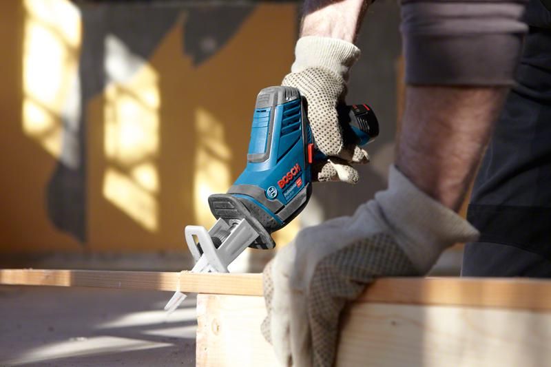 https://api.mastertools.nl/media/catalog/product/cache/4ac98b0d5e81b56bd000310ba88c60e0/b/o/bosch-professional-gsa-12v-14-accu-reciprozaagmachine-12v-30ah-li-ion-in-l-boxx-060164l976-3165140910651-mastertools_nl-5.jpg