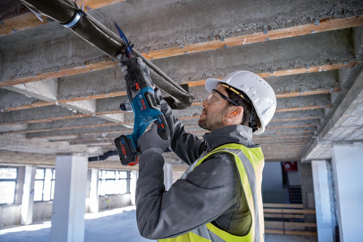 https://api.mastertools.nl/media/catalog/product/cache/4ac98b0d5e81b56bd000310ba88c60e0/b/o/bosch-professional-gsa-18v-28-accu-reciprozaag-biturbo-18v-basic-body-06016c0000-4059952581439-mastertools_nl-7.jpg