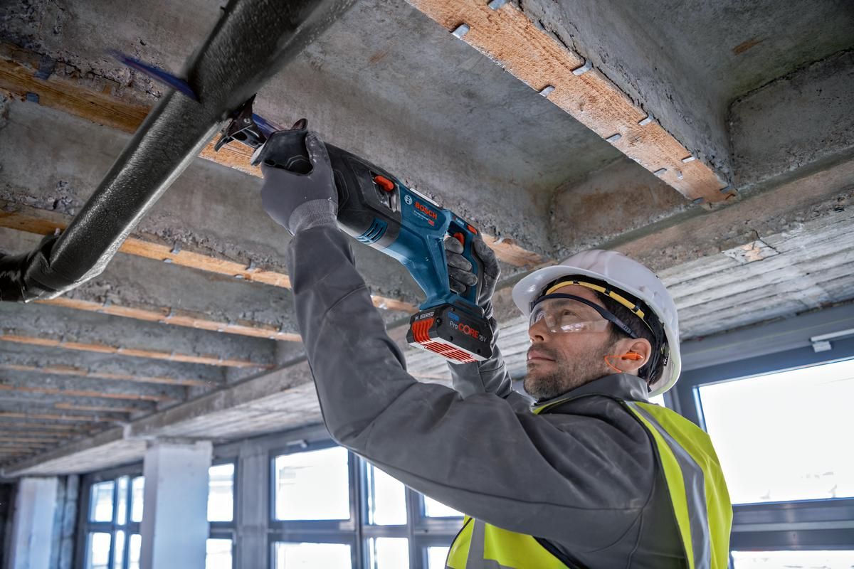 https://api.mastertools.nl/media/catalog/product/cache/4ac98b0d5e81b56bd000310ba88c60e0/b/o/bosch-professional-gsa-18v-28-accu-reciprozaag-biturbo-18v-basic-body-in-l-boxx-06016c0001-4059952581477-mastertools_nl-7.jpg