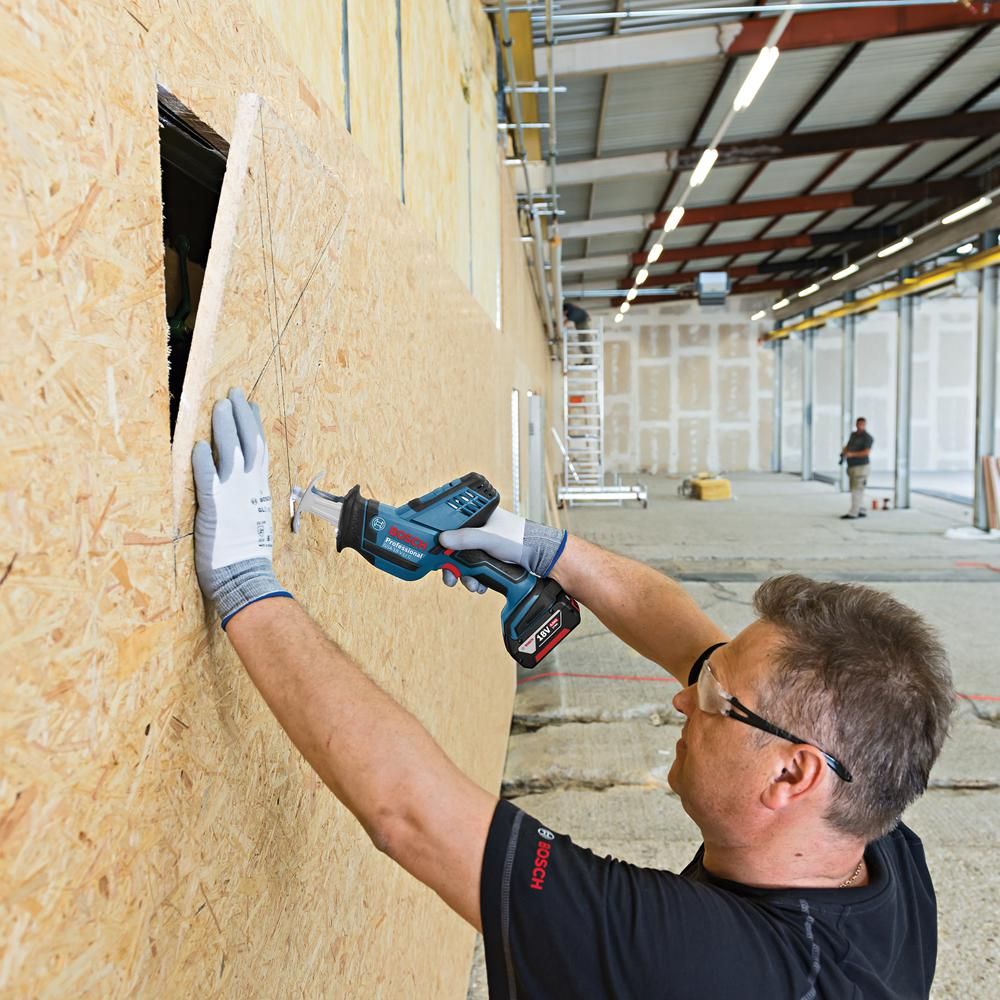 https://api.mastertools.nl/media/catalog/product/cache/4ac98b0d5e81b56bd000310ba88c60e0/b/o/bosch-professional-gsa-18v-li-accu-reciprozaag-18v-basic-body-in-l-boxx-06016a5001-3165140830256-mastertools_nl-4.jpg