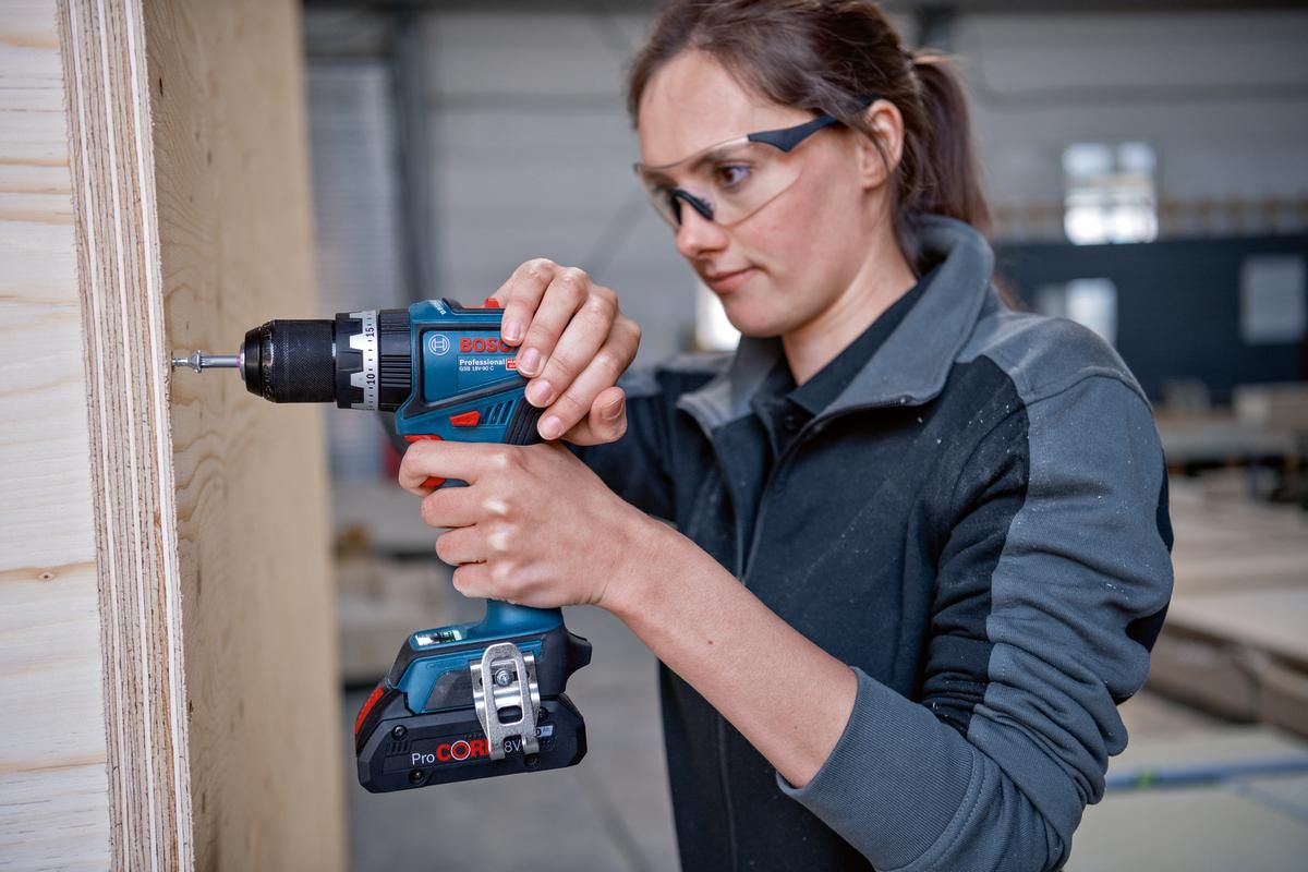 https://api.mastertools.nl/media/catalog/product/cache/4ac98b0d5e81b56bd000310ba88c60e0/b/o/bosch-professional-gsb-18v-90-c-accu-schroefklopboormachine-18v-basic-body-in-l-boxx-06019k6102-4059952617312-mastertools_nl-5.jpg