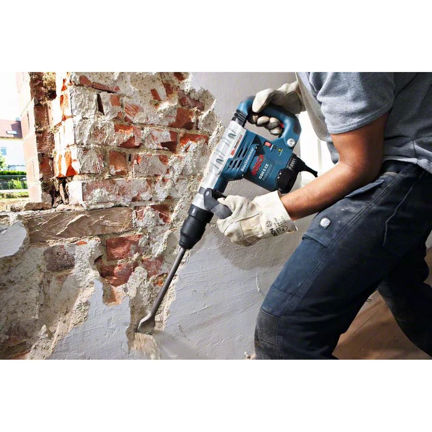 https://api.mastertools.nl/media/catalog/product/cache/4ac98b0d5e81b56bd000310ba88c60e0/b/o/bosch-professional-gsh-5-ce-breekhamer-sds-max-0611321000-3165140461320-mastertools_nl-3.jpg