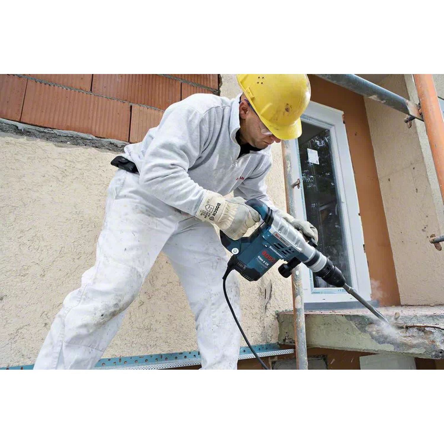 https://api.mastertools.nl/media/catalog/product/cache/4ac98b0d5e81b56bd000310ba88c60e0/b/o/bosch-professional-gsh-5-ce-breekhamer-sds-max-0611321000-3165140461320-mastertools_nl-5.jpg