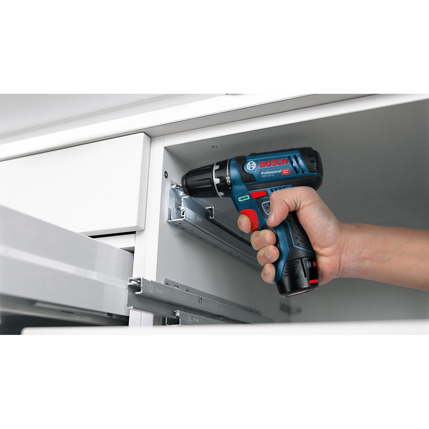 https://api.mastertools.nl/media/catalog/product/cache/4ac98b0d5e81b56bd000310ba88c60e0/b/o/bosch-professional-gsr-12-15-12v-li-ion-accu-schroefboormachine-accus-accessoires-0615990g6l-3165140800624-mastertools_nl-5.jpg