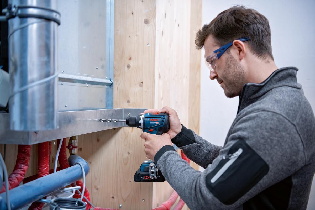 https://api.mastertools.nl/media/catalog/product/cache/4ac98b0d5e81b56bd000310ba88c60e0/b/o/bosch-professional-gsr-18v-90-c-accu-schroefboormachine-18v-basic-body-06019k6000-4059952577678-mastertools_nl-4.jpg