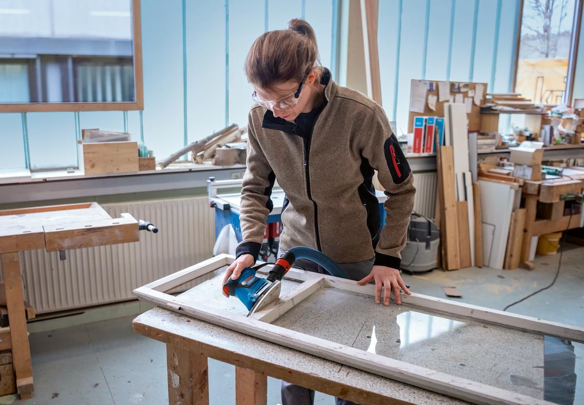 https://api.mastertools.nl/media/catalog/product/cache/4ac98b0d5e81b56bd000310ba88c60e0/b/o/bosch-professional-gss-160-multi-vlakschuurmachine-180w-in-l-boxx-06012a2300-3165140785983-mastertools_nl-3.jpg