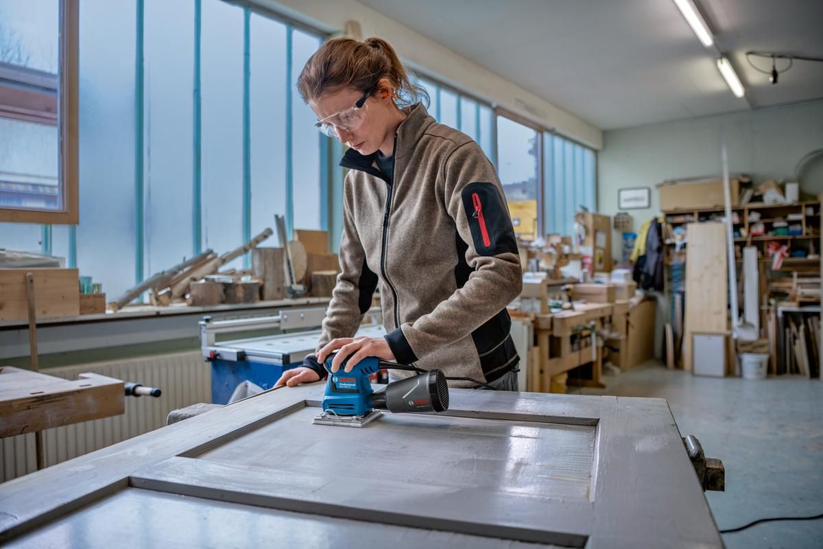 https://api.mastertools.nl/media/catalog/product/cache/4ac98b0d5e81b56bd000310ba88c60e0/b/o/bosch-professional-gss-160-multi-vlakschuurmachine-180w-in-l-boxx-06012a2300-3165140785983-mastertools_nl-4.jpg
