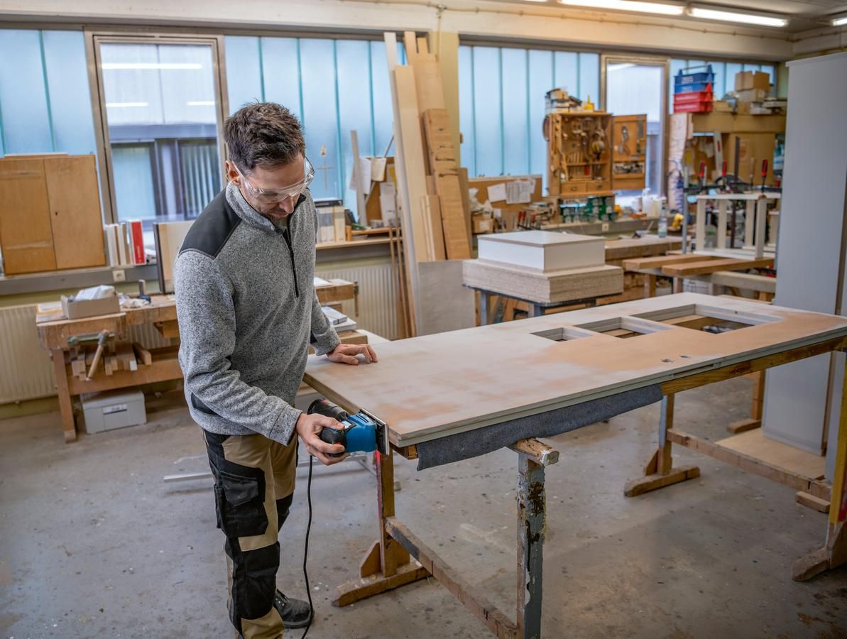 https://api.mastertools.nl/media/catalog/product/cache/4ac98b0d5e81b56bd000310ba88c60e0/b/o/bosch-professional-gss-160-multi-vlakschuurmachine-180w-in-l-boxx-06012a2300-3165140785983-mastertools_nl-5.jpg