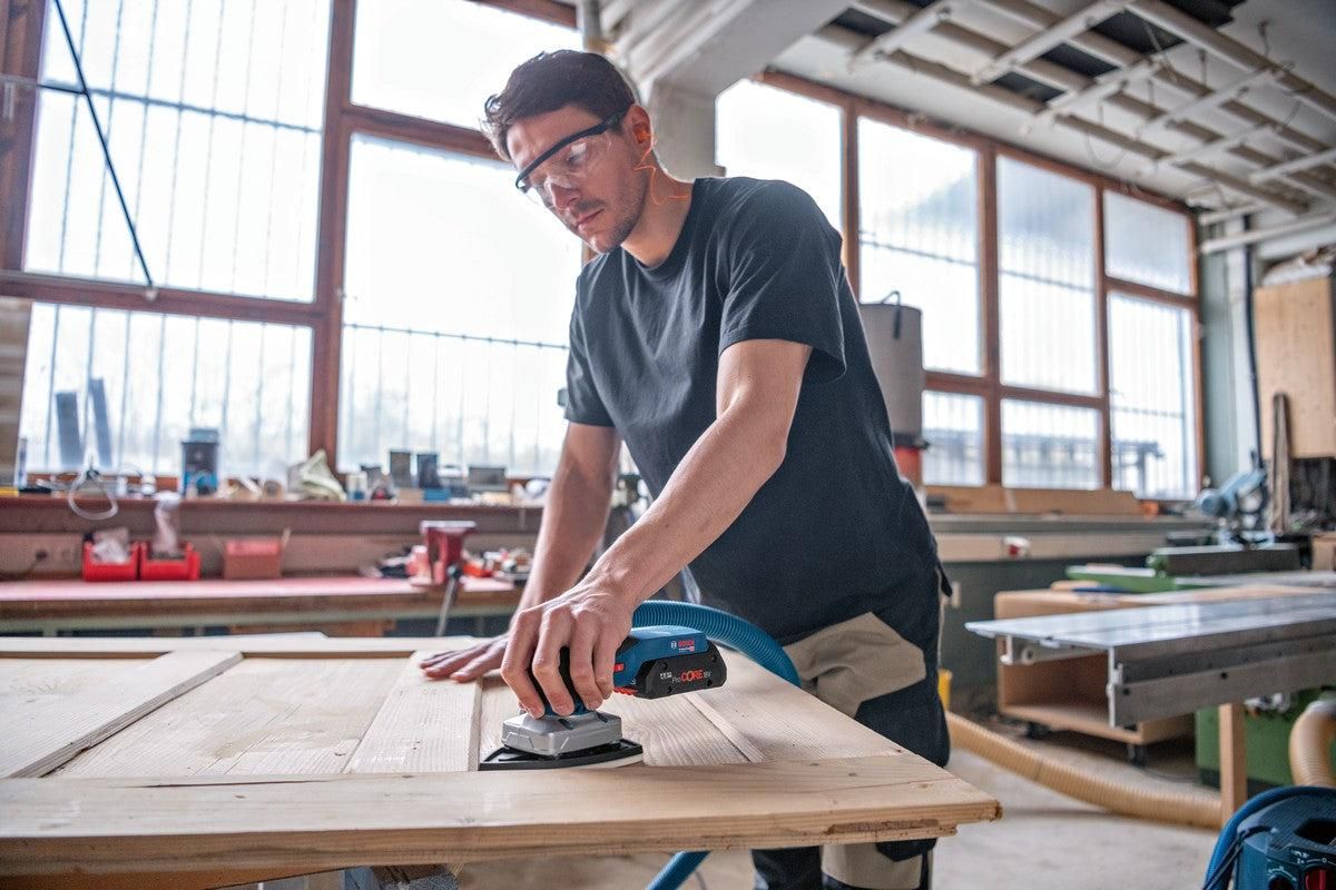 https://api.mastertools.nl/media/catalog/product/cache/4ac98b0d5e81b56bd000310ba88c60e0/b/o/bosch-professional-gss-18v-13-accu-vlakschuurmachine-18v-basic-body-accessoires-in-l-boxx-06019l0101-4059952606187-mastertools_nl-4.jpg