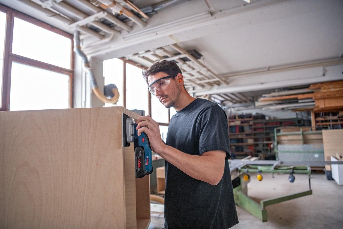 https://api.mastertools.nl/media/catalog/product/cache/4ac98b0d5e81b56bd000310ba88c60e0/b/o/bosch-professional-gss-18v-13-accu-vlakschuurmachine-18v-basic-body-accessoires-in-l-boxx-06019l0101-4059952606187-mastertools_nl-6.jpg