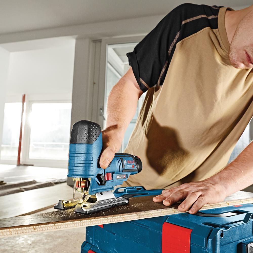 https://api.mastertools.nl/media/catalog/product/cache/4ac98b0d5e81b56bd000310ba88c60e0/b/o/bosch-professional-gst-12v-70-accu-decoupeerzaagmachine-12v-basic-body-06015a1001-3165140711463-mastertools_nl-4.jpg